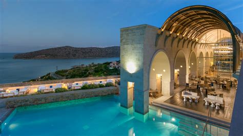 Which are the best Greek hotels for wedding venues? | protothemanews.com