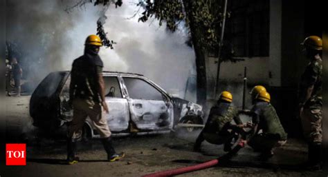 Student protest turns violent in Manipur, BJP office torched | Guwahati ...