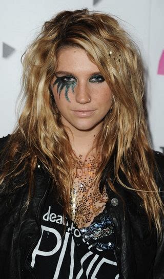 The Beauty Evolution of Kesha: From Glitter Goddess to Hair Color Quee ...