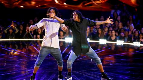 Les Twins wow 'World of Dance' crowd with fast-paced hip-hop number