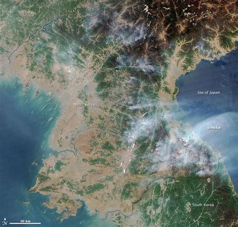 Dark and light - North Korea: Hermit country seen from space - Pictures - CBS News