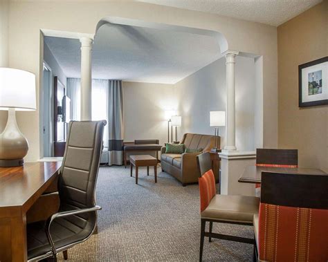 Comfort Suites West Warwick, RI - See Discounts