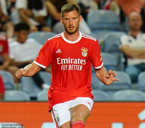 Jan Vertonghen opens up on 'his tears' and wanting to STAY at Benfica ...