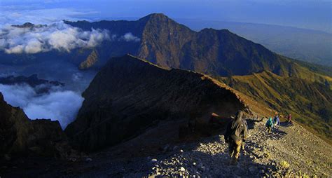 Mount Rinjani active volcano in Lombok, Indoneisa