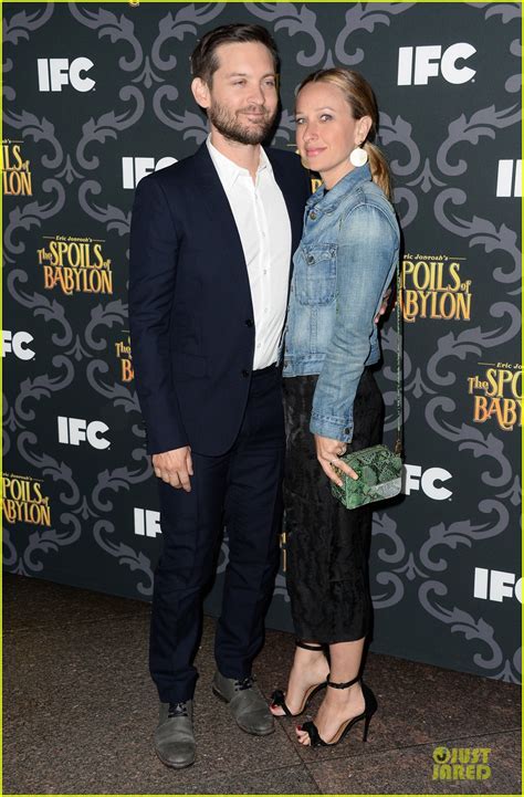 Kristen Wiig & Tobey Maguire: 'Spoils Of Babylon' DGA Screening!: Photo ...