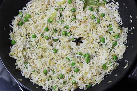 Cabbage rice (Cabbage fried rice) - Swasthi's Recipes