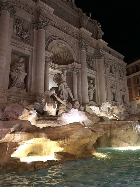 Rome - Trevi fountain | @asianmapleleaf