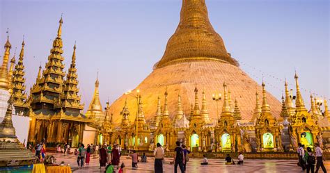 Yangon, Our Introduction to Myanmar | Earth Trekkers