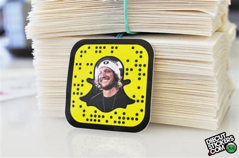 Mike Smith Live Snapcode Sticker. Scan it!