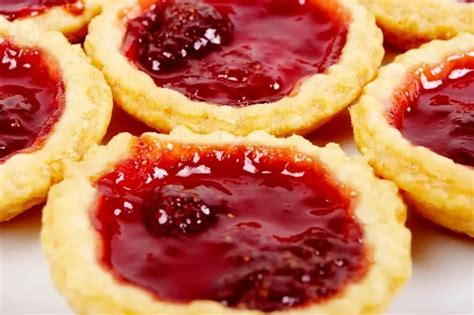 How to Make Jam Tarts – Cake Baker