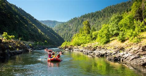 Rogue River Rafting and Camping Trips | ROW Adventures