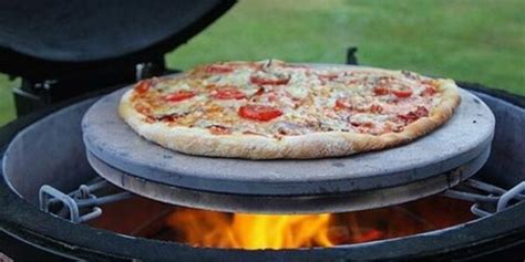 CERAMIC PIZZA STONE REVIEW - by Kamikaze Kamado