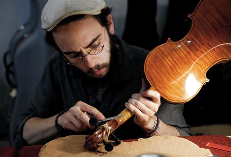 Violin makers fine tune their craft | Business News | fredericksburg.com