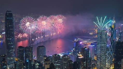 Hong Kong's fireworks show to celebrate Lunar New Year - YouTube