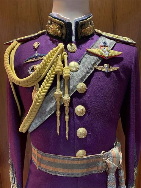 Pin by Ameer zayoud on أماكن تستحق الزيارة | Military dress uniform ...