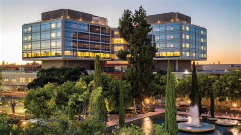 New Stanford Hospital Boasts High-Tech Equipment, Patient Comfort and a ...