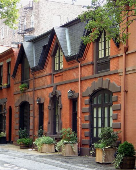 Wandering New York, Carriage houses in Brooklyn Heights.