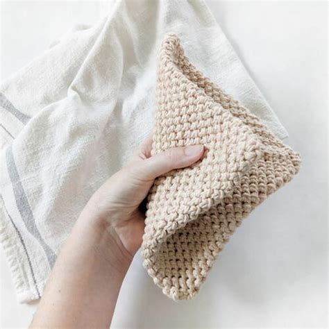 Modern Double Thick Crochet Potholders | AllFreeCrochet.com