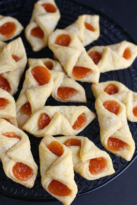 Apricot Kolache Cookies with Cream Cheese Pastry - Snowflakes ...