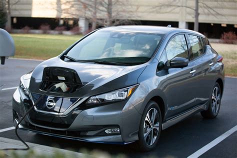 Nissan LEAF: Battery Degradation and Other Common Problems - In The Garage with CarParts.com