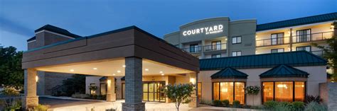 Hotel in Willoughby, Ohio | Courtyard Cleveland Beachwood