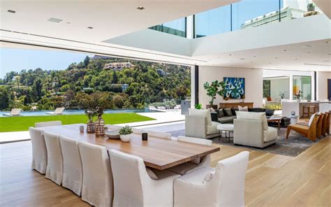 John Legend and Chrissy Teigen House — See Pics Inside John Legend's ...