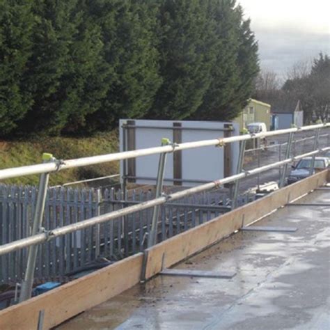 SG4 Flat Roof Guardrail System - Secure freestanding system for Flat Roofs