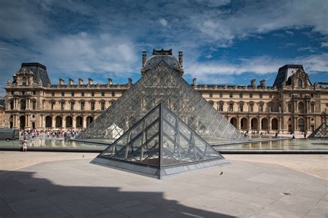 La véritable histoire de la pyramide du Louvre – Paris ZigZag ...