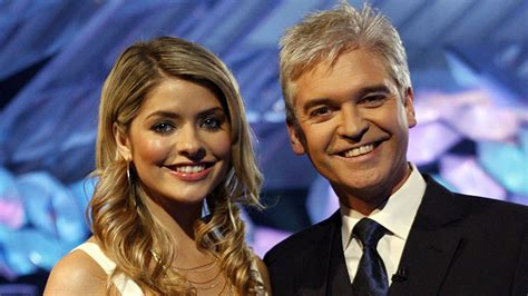 Holly Willoughby and Phillip Schofield to return as Dancing On Ice hosts | HELLO!