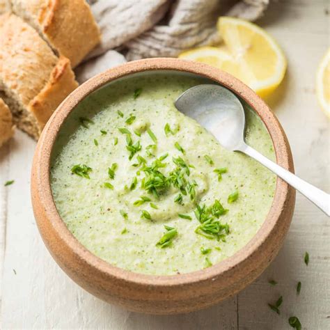 Vegan Cream of Broccoli Soup - Connoisseurus Veg