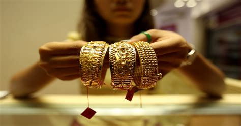 Gold price in India increases by Rs 490 for 24 carat on April 25