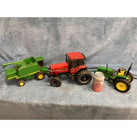 METAL TRACTOR TOY LOT - Cornerbids