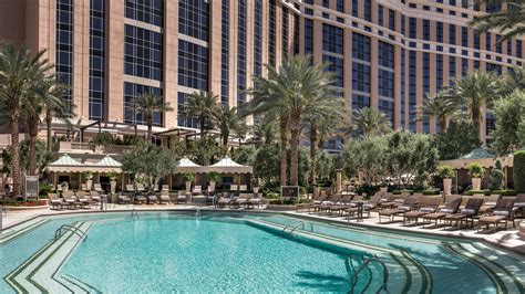 The Palazzo Las Vegas Pools - Activity Review | Condé Nast Traveler