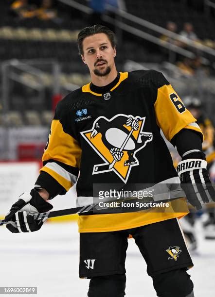 1,691 Erik Karlsson Penguins Stock Photos, High-Res Pictures, and Images - Getty Images