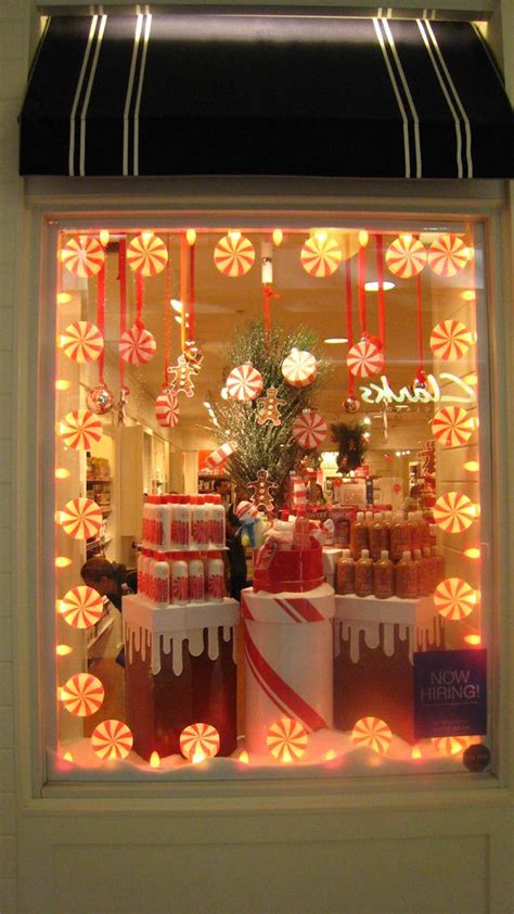 20+ Christmas Window Display Ideas – HomeDecorish