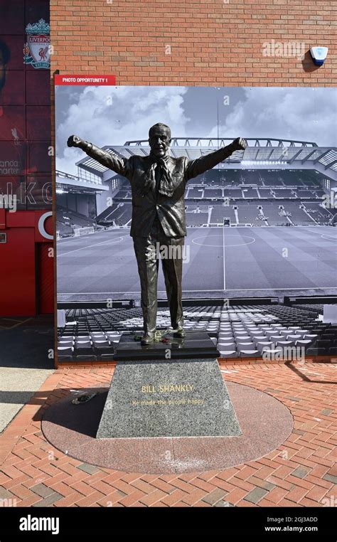 Bill Shankly statue at Anfield stadium Liverpool Stock Photo - Alamy