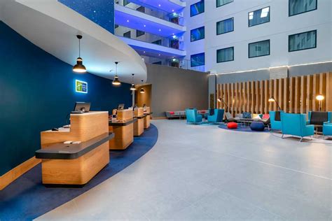 Holiday Inn Express London Heathrow T4 | englandrover.com