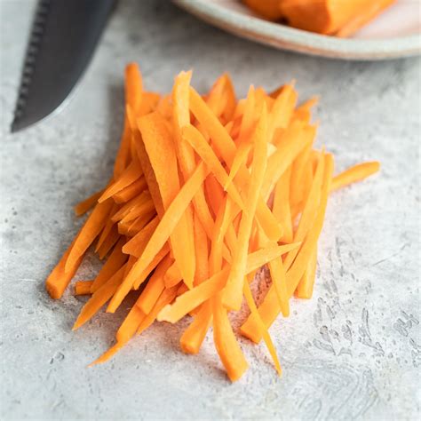 How to Julienne Carrots - Culinary Hill