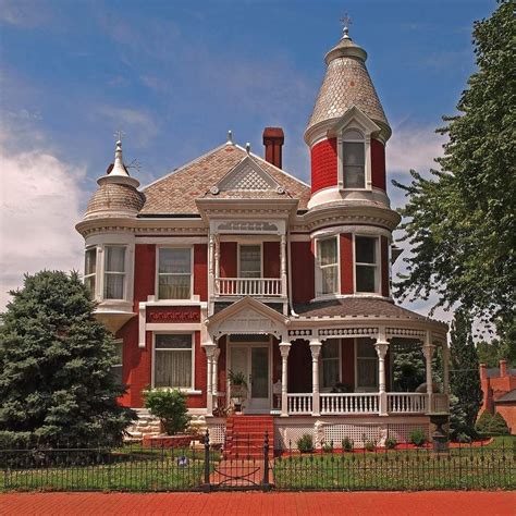 Queen Anne Style Architecture