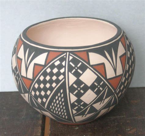 Sold Price: vintage Native American pottery vase - April 1, 0120 10:00 AM EDT