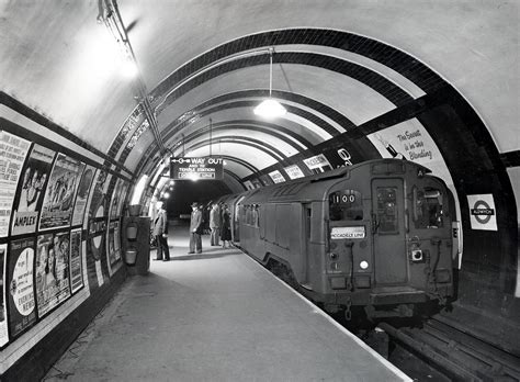 Inside the abandoned central London Tube stations which survive to this ...