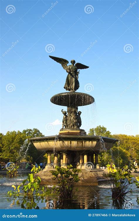 Angel Fountain in Central Park Editorial Photo - Image of angel, centerpiece: 27897466