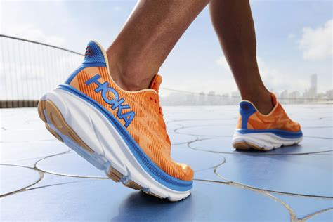 HOKA CLIFTON 9 が2月15日発売に、HOKAのロードランニングを代表するモデルが全面刷新 | DogsorCaravan トレイルランニング・スカイランニングのオンラインメディア