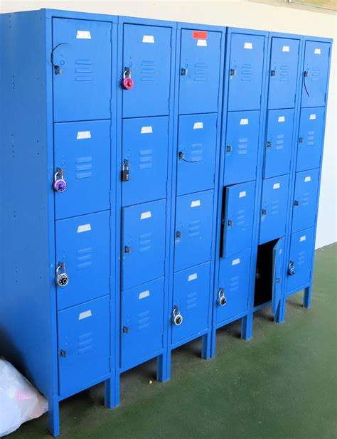 Blue 24-Compartment Metal Storage Lockers - Oahu Auctions