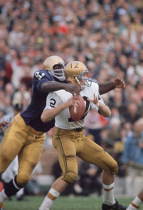 Five old Notre Dame Football photos for a Friday — Bring your sack - One Foot Down