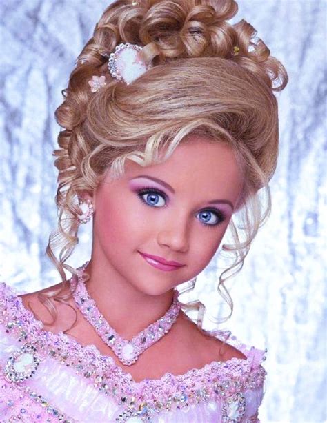 Pin by СТЕЛЛА ЛАНЕВСКАЯ on Pageant hairstyles for girls in 2021 | Pageant hair, Girl hairstyles ...