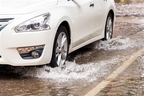 Traction in Action: Facts About Driving in the Rain | Baja Auto Insurance