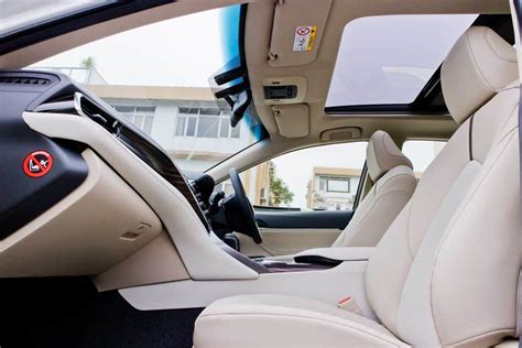 Which Toyota Camry Has Leather Seats?