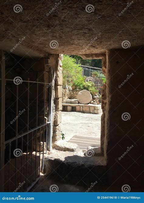 Garden Tomb of Jesus in Jerusalem, Israel. Editorial Stock Photo - Image of jesus, blossom ...