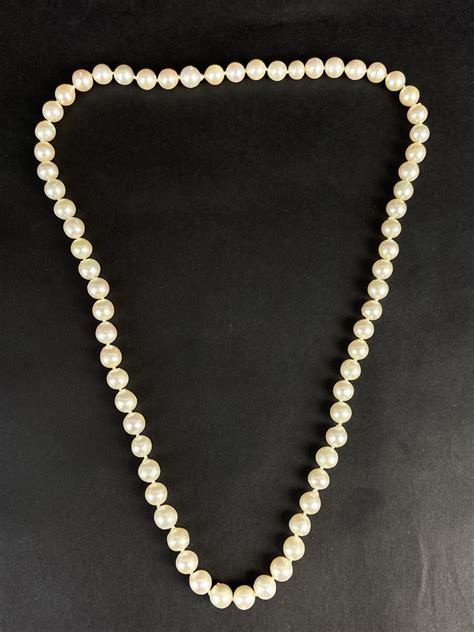 Lot - Vintage Pearl Necklace